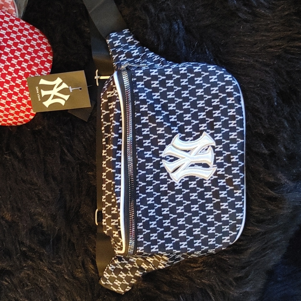 Hat+Fanny Pack - Picture 2 of 5
